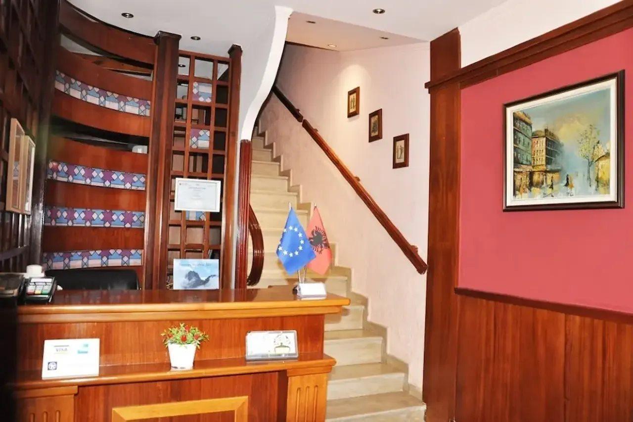 Lugano Hotel Tirana Bagian luar foto