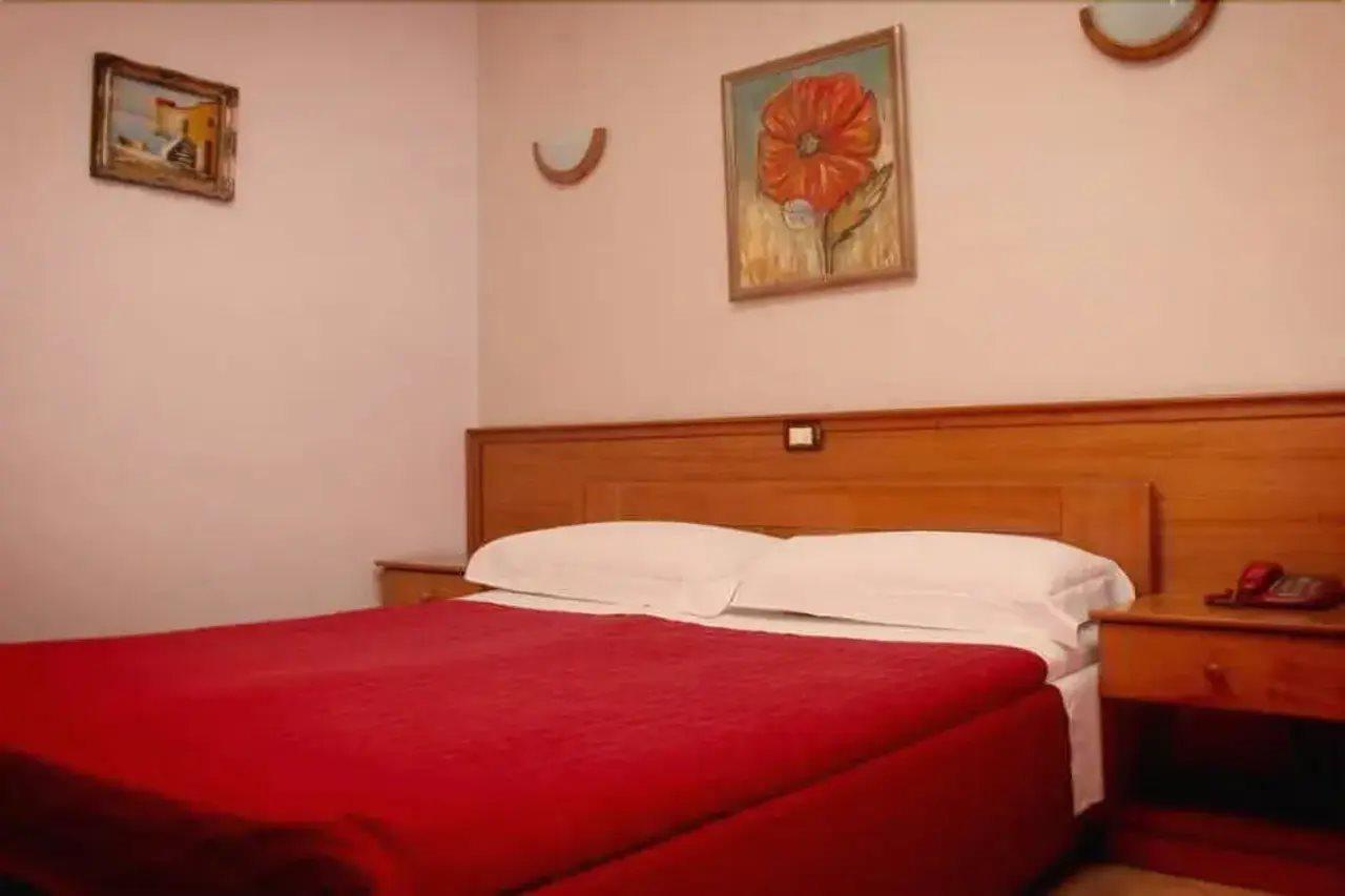 Lugano Hotel Tirana Bagian luar foto