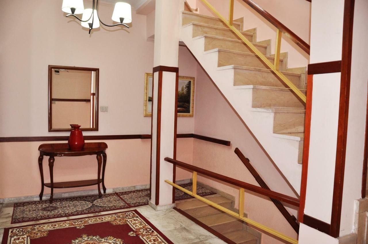 Lugano Hotel Tirana Bagian luar foto