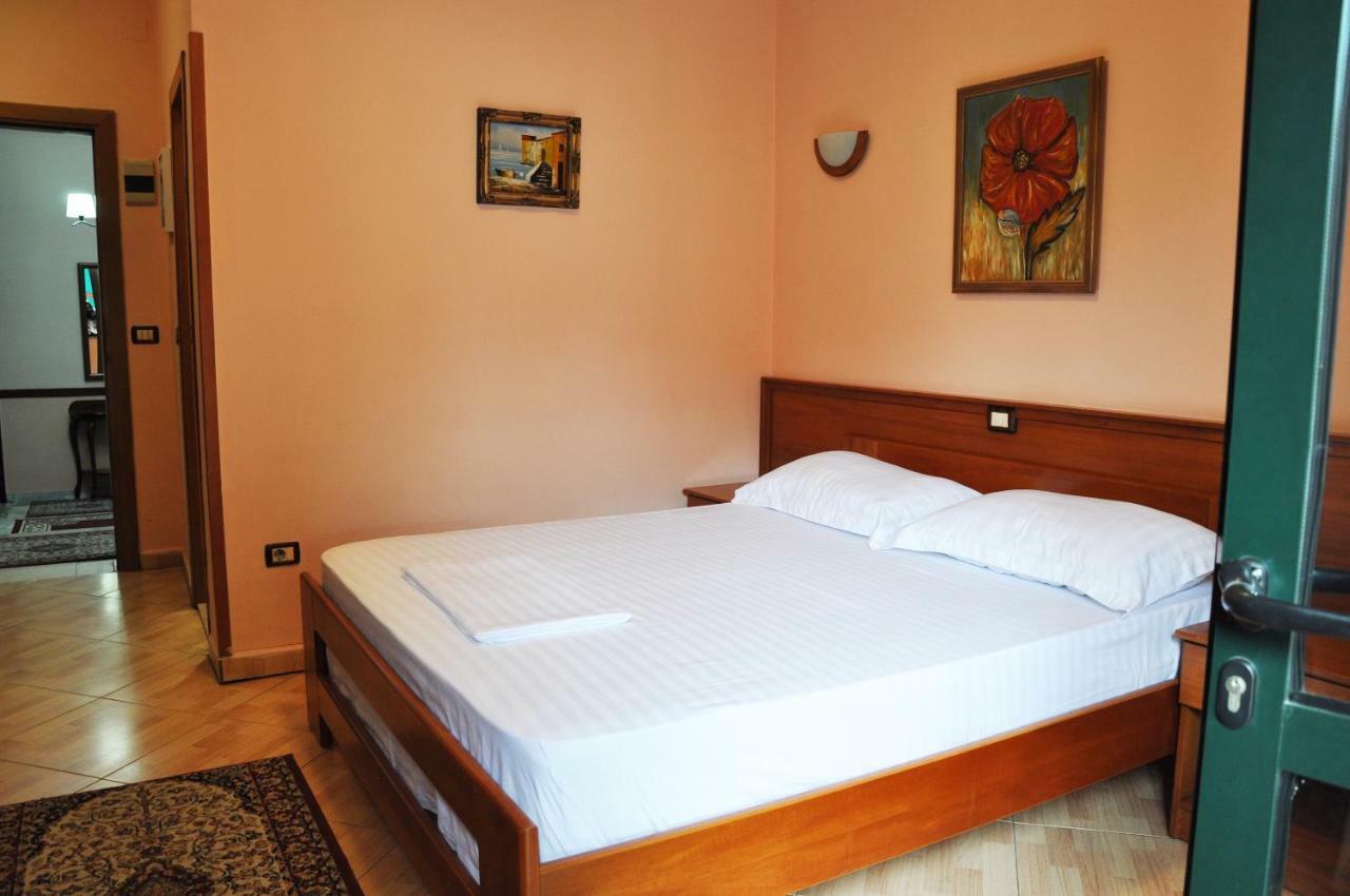 Lugano Hotel Tirana Bagian luar foto